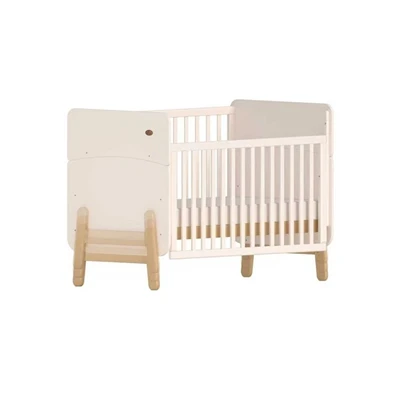 Tempat Tidur Bayi Kayu
